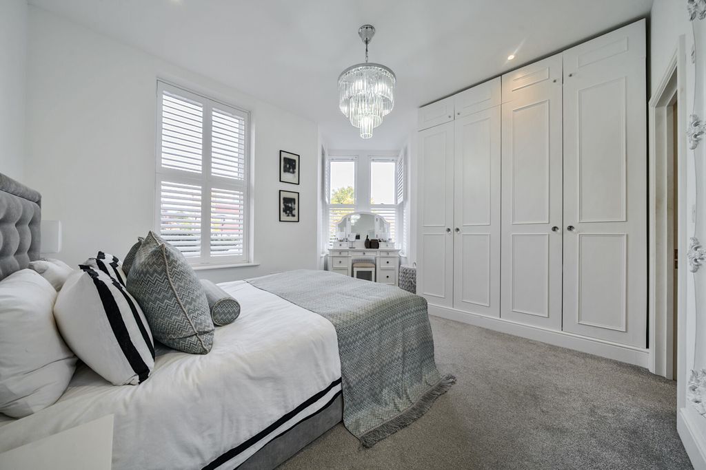 Property photo 2 of 21 Bedroom