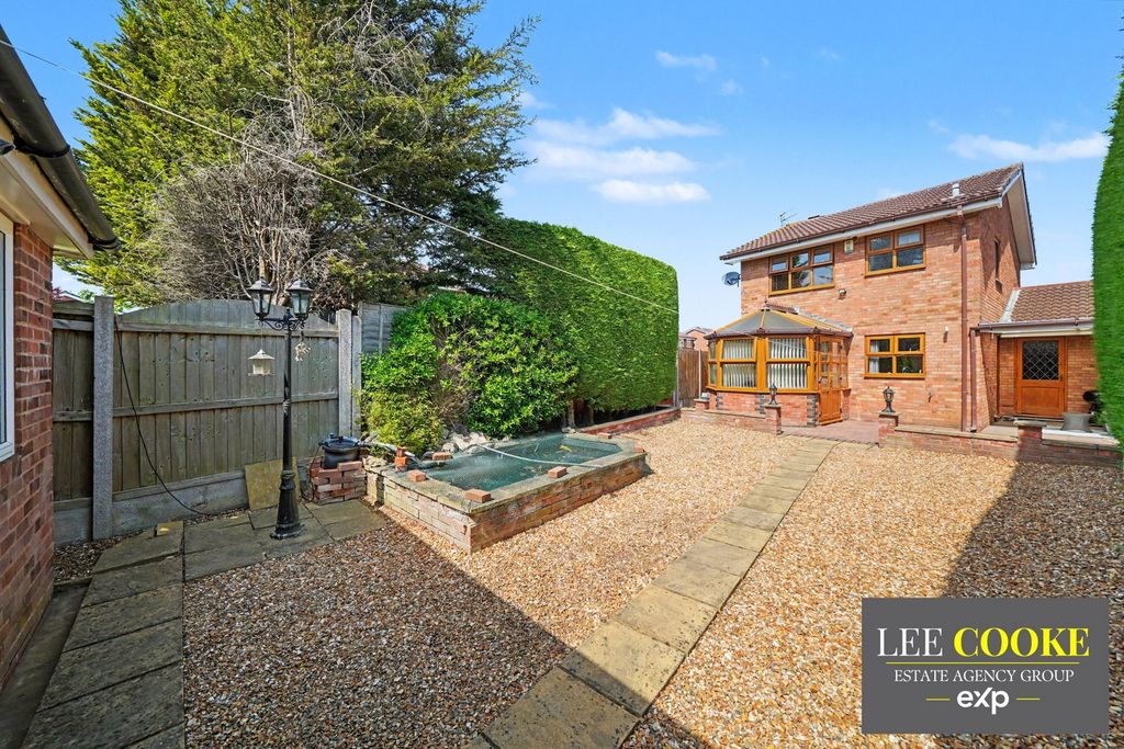 Property photo 2 of 38