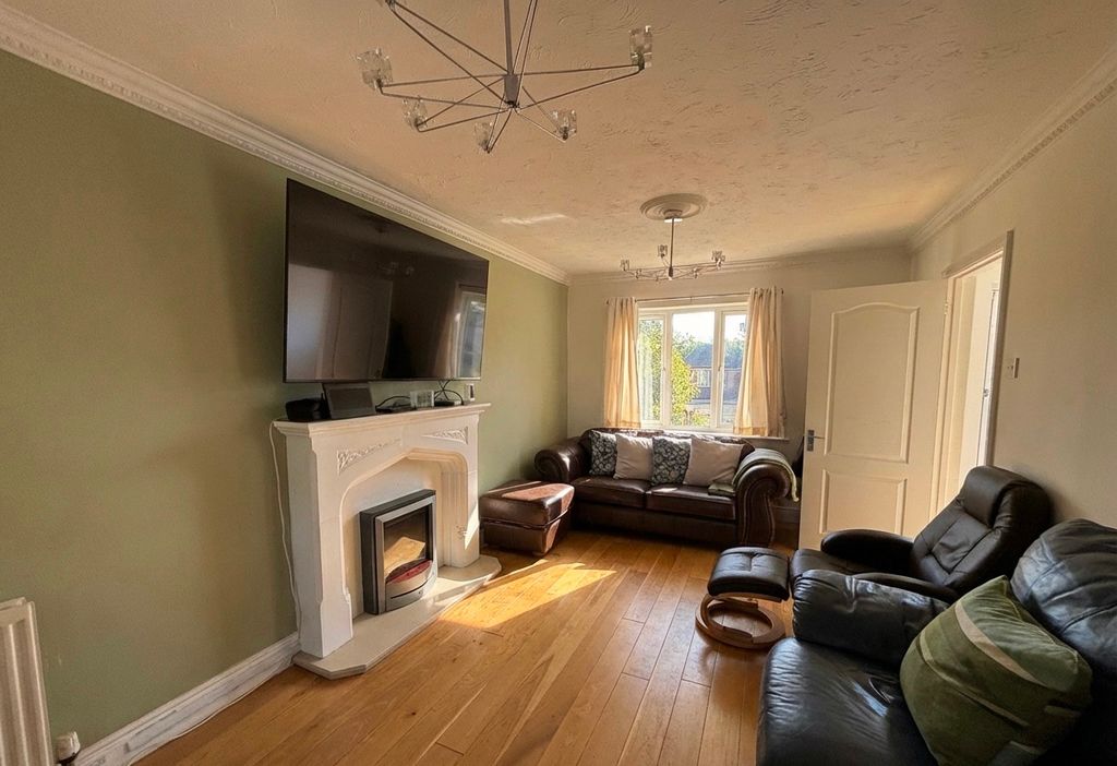 Property photo 3 of 17