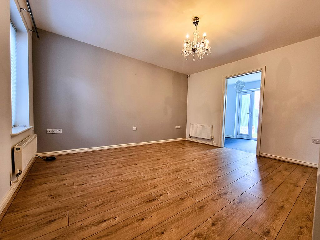 Property photo 3 of 9 Bedroom