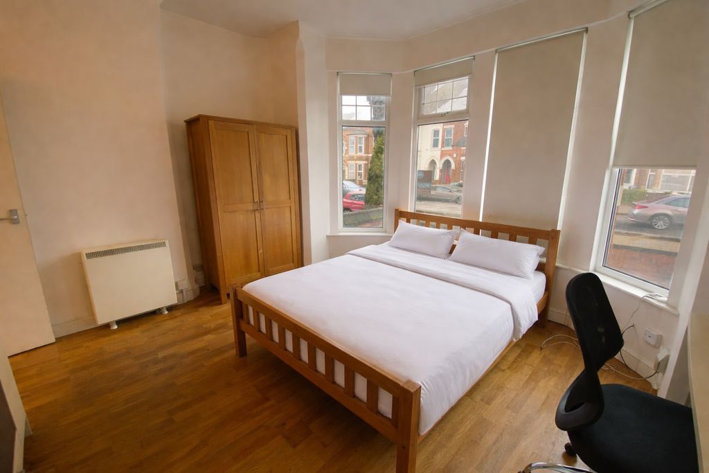 Property photo 2 of 6 Photo 5