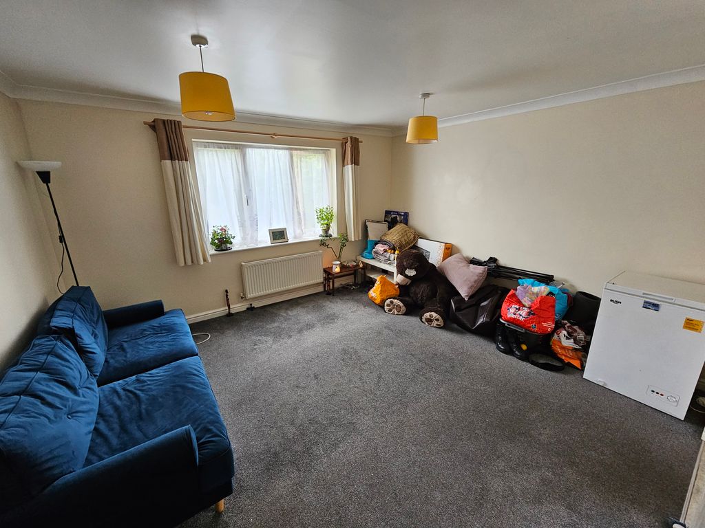 Property photo 2 of 8 Image