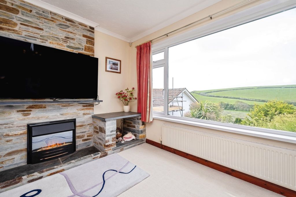 Property photo 3 of 20 Pbox-Img.Jpg