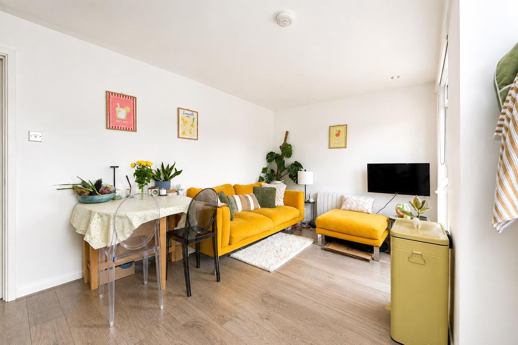Property photo 2 of 11 2.Png