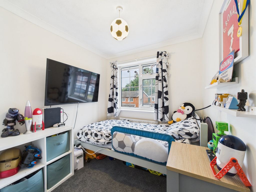 Property photo 3 of 12 Photo 2