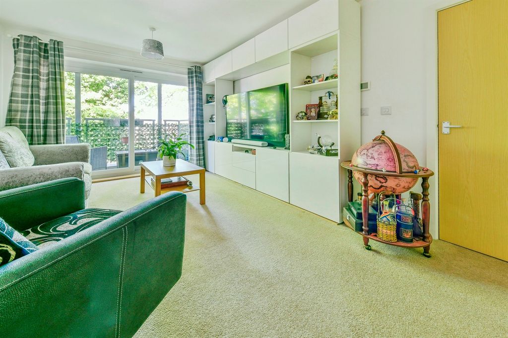 Property photo 2 of 15