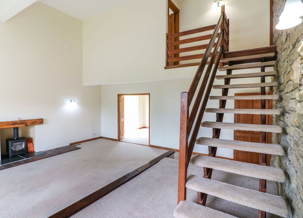 Additional image 17 of 6 bed detached house for saleSt. Barnabas Road, Barnetby DN38