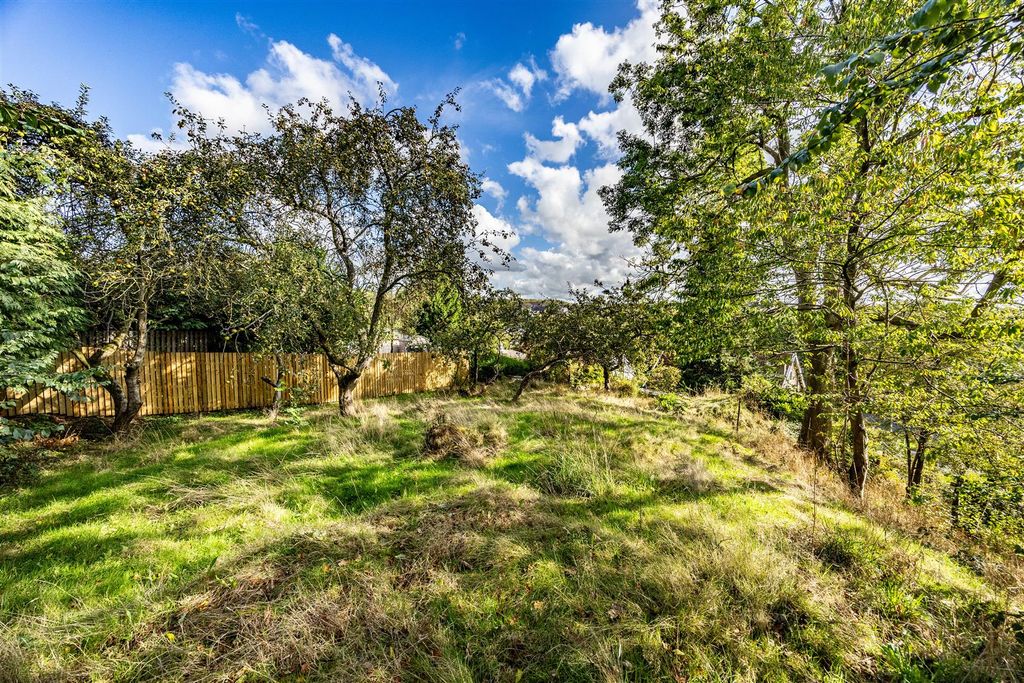 Property photo 2 of 37 509Brhudds-240925-22.Jpg