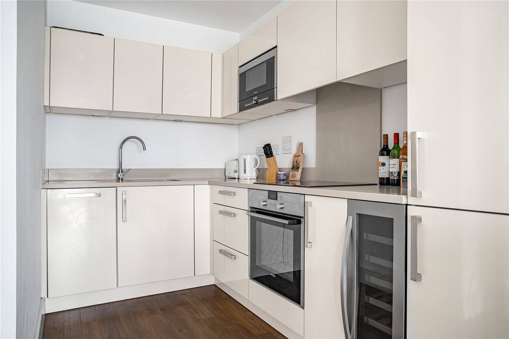 Property photo 3 of 14 Kitchen