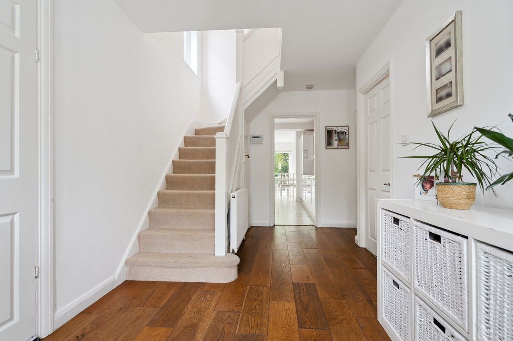 Property photo 2 of 18