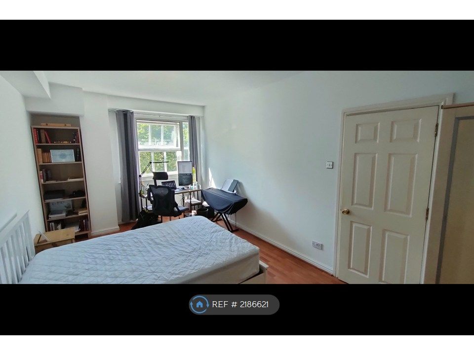 Property photo 3 of 10 En Suite