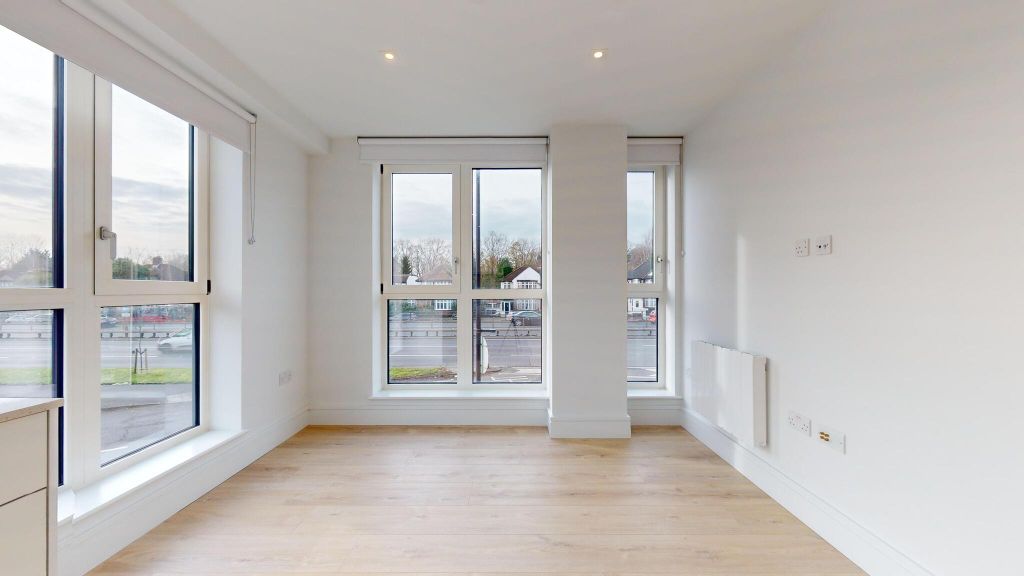 Property photo 1 of 18 Living Room