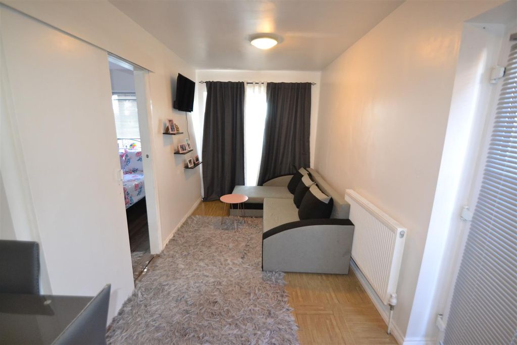 Additional image 6 of 5 bed end terrace house for saleLodge Avenue, Dagenham RM8