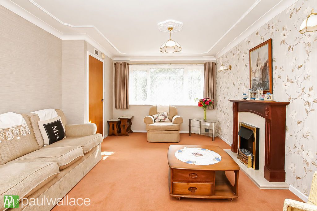 Property photo 2 of 14 Lounge