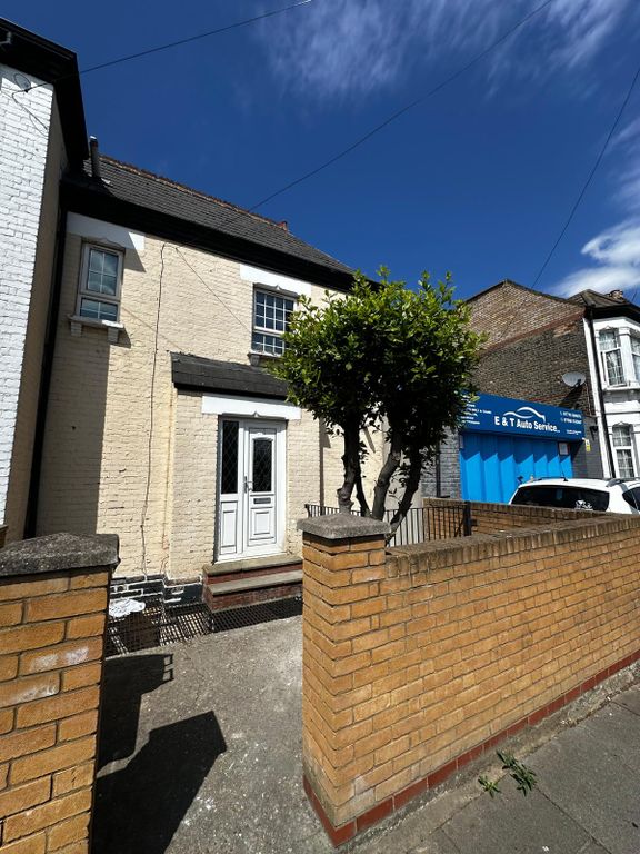 Property photo 1 of 11