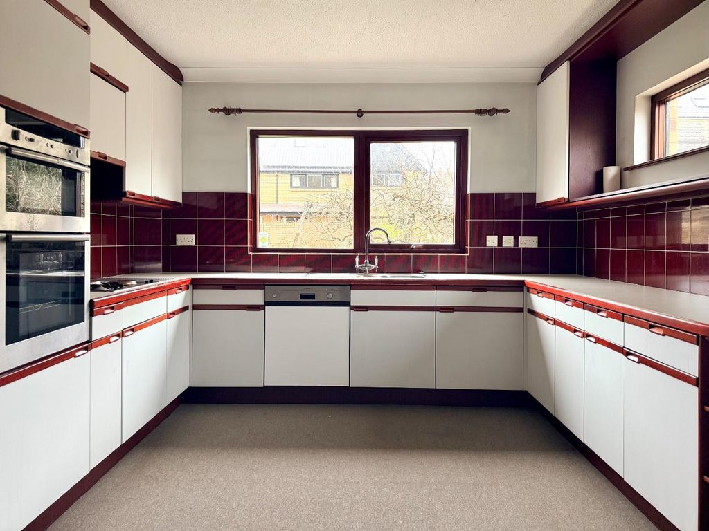 Property photo 2 of 29 Kitchen