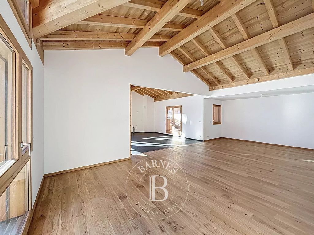 Property photo 2 of 31