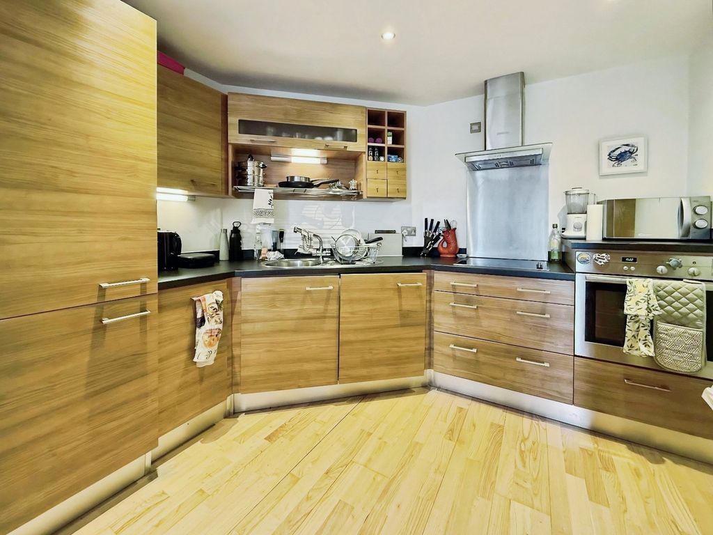 Property photo 2 of 5 Picture No. 28