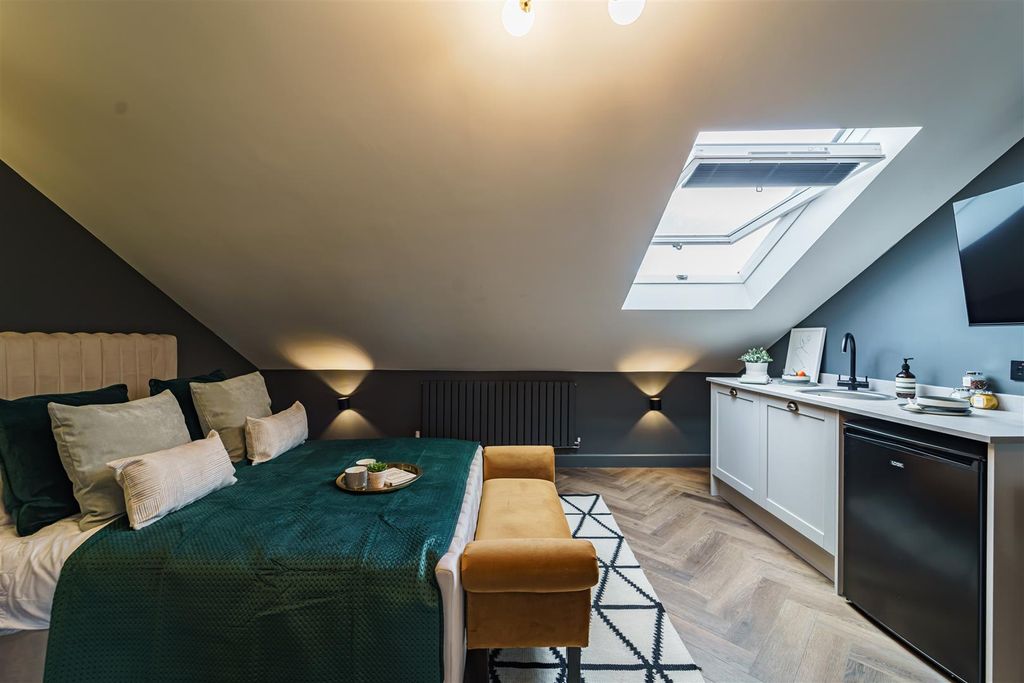 Property photo 2 of 22 064-A7R03590-Hdr.Jpg