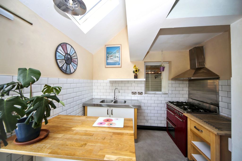 Property photo 3 of 22