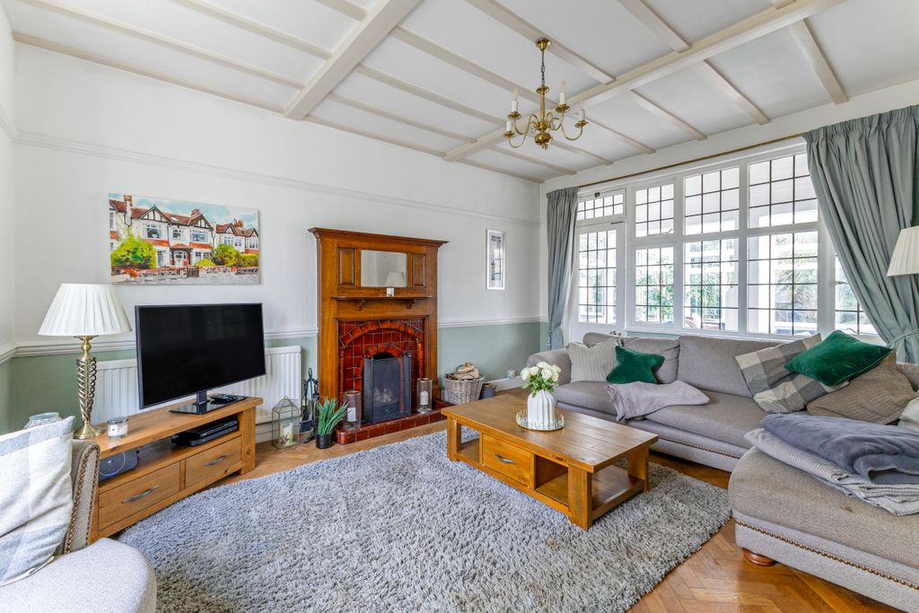 Property photo 2 of 20