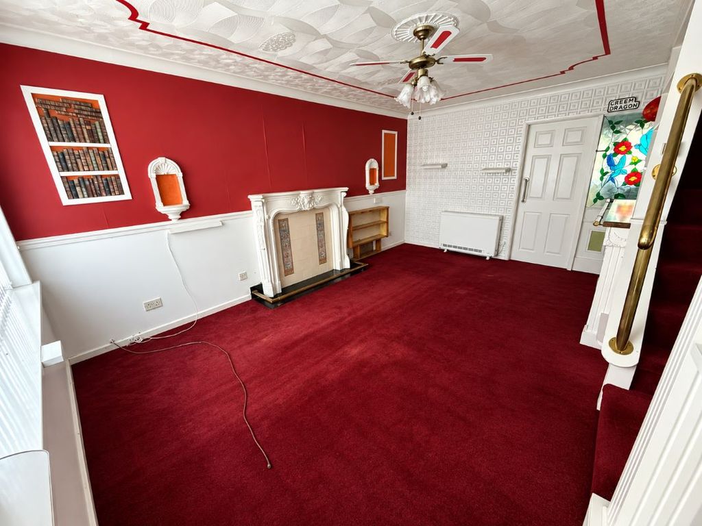 Property photo 3 of 14