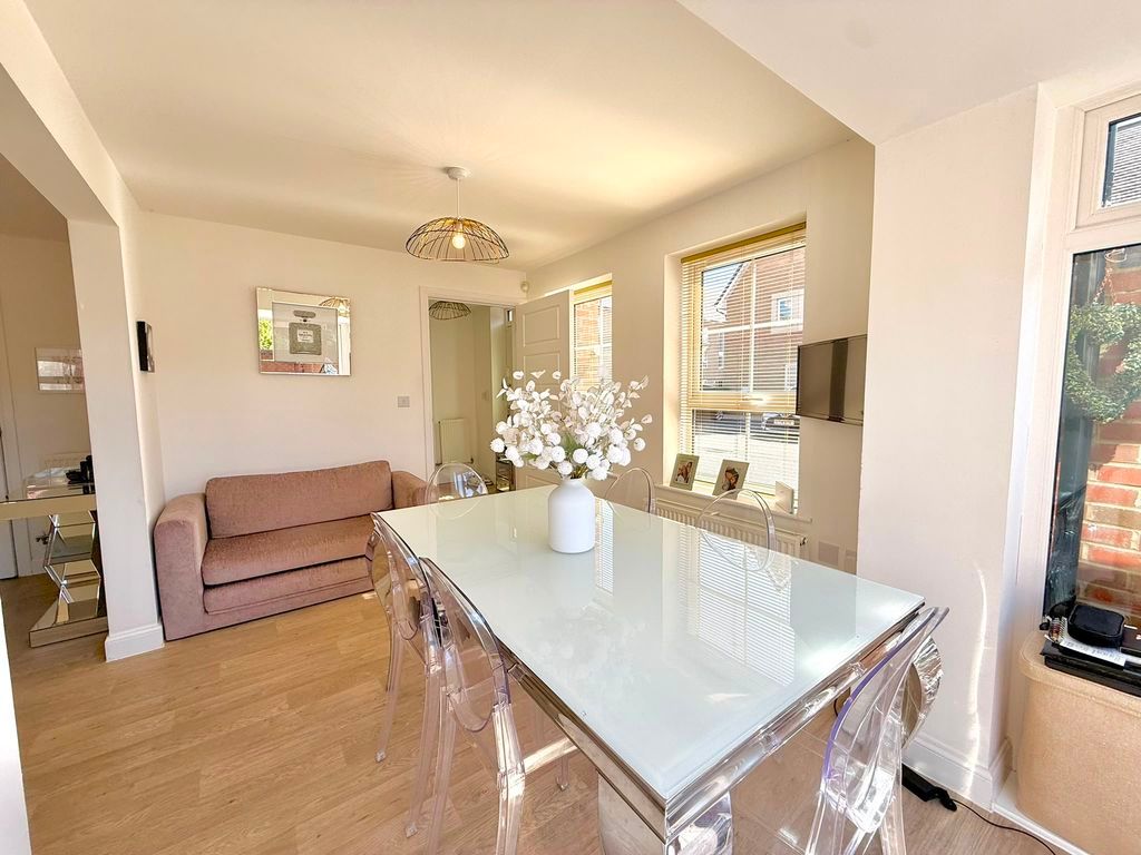 Property photo 3 of 24 Dining