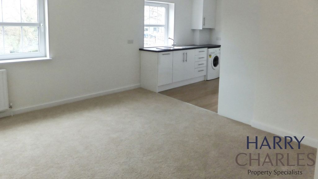 Property photo 3 of 7 Living Room & Kitchen