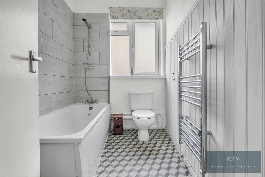 Property photo 2 of 11 Limpsfield Road 367A MV-6.Jpg