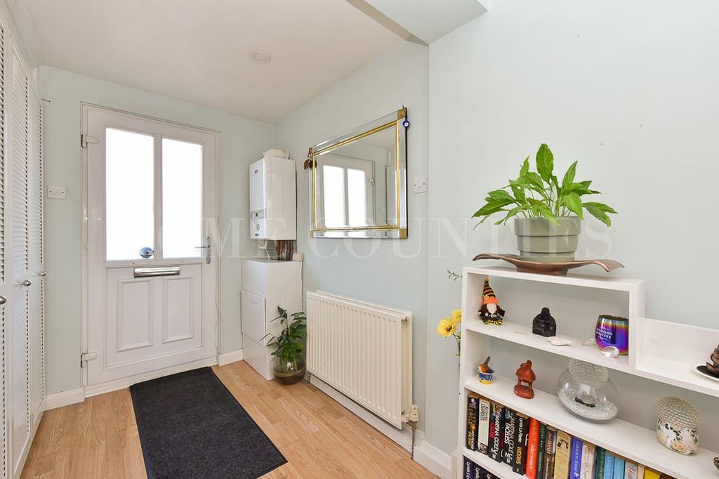 Property photo 2 of 21