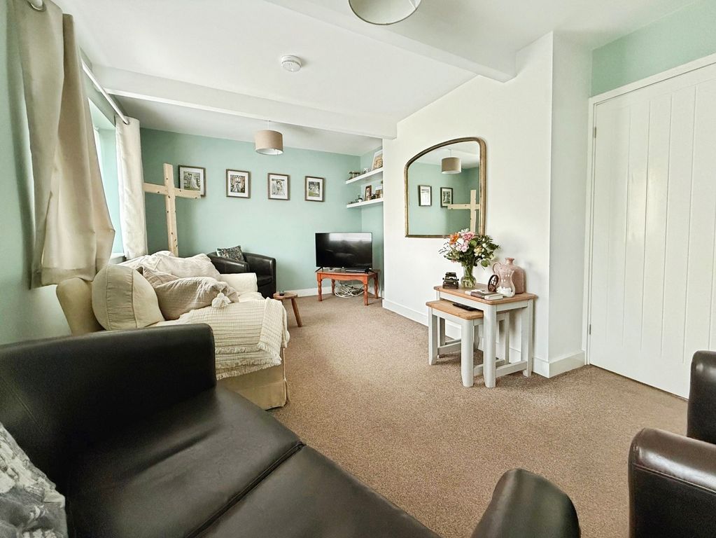 Property photo 2 of 15 Lounge