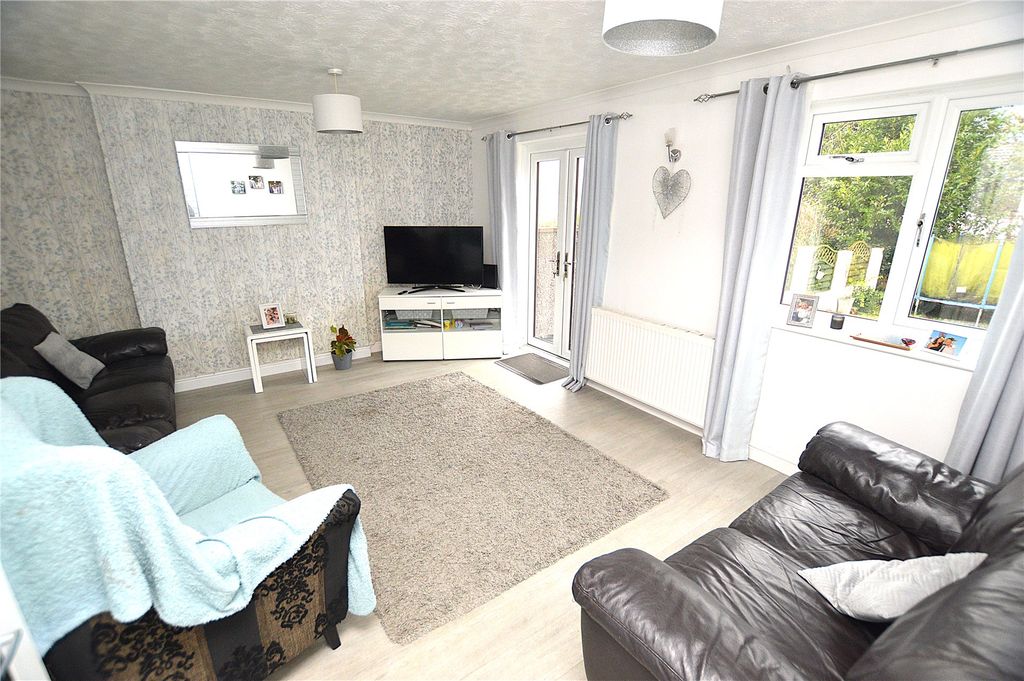 Property photo 2 of 10 Lounge