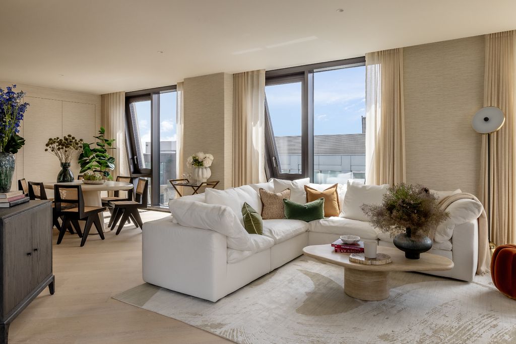 Property photo 1 of 16 Broadway_P&amp;P_10.4_Hr-8.Jpg