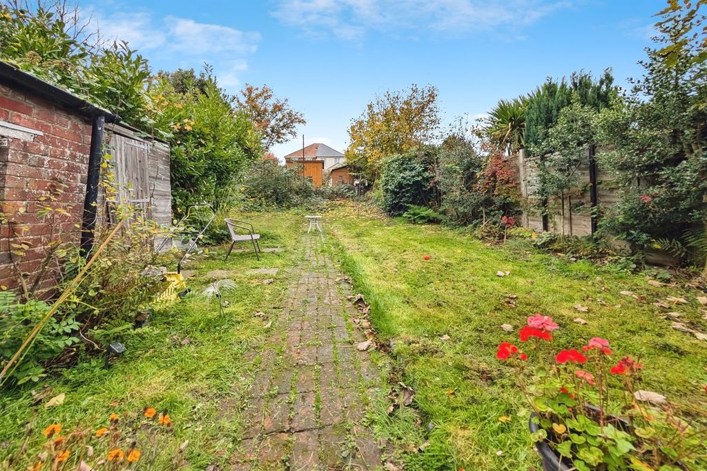 Property photo 2 of 6 (Main)