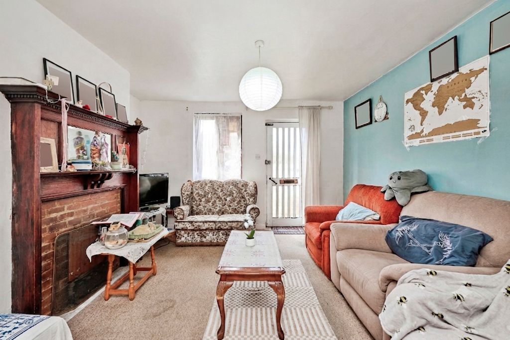 Property photo 3 of 12 Pbox-Img.Jpg