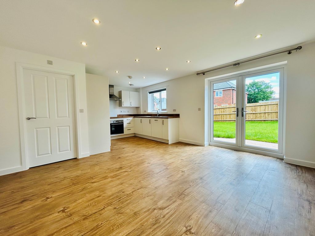 Property photo 3 of 12 Dining Room