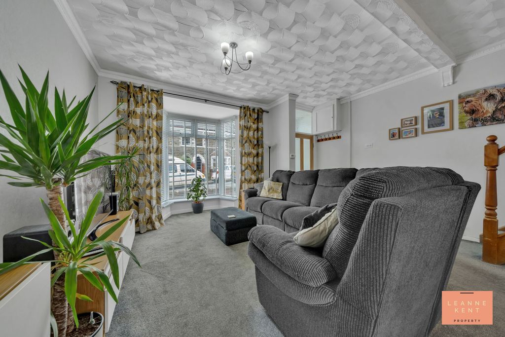 Property photo 2 of 30