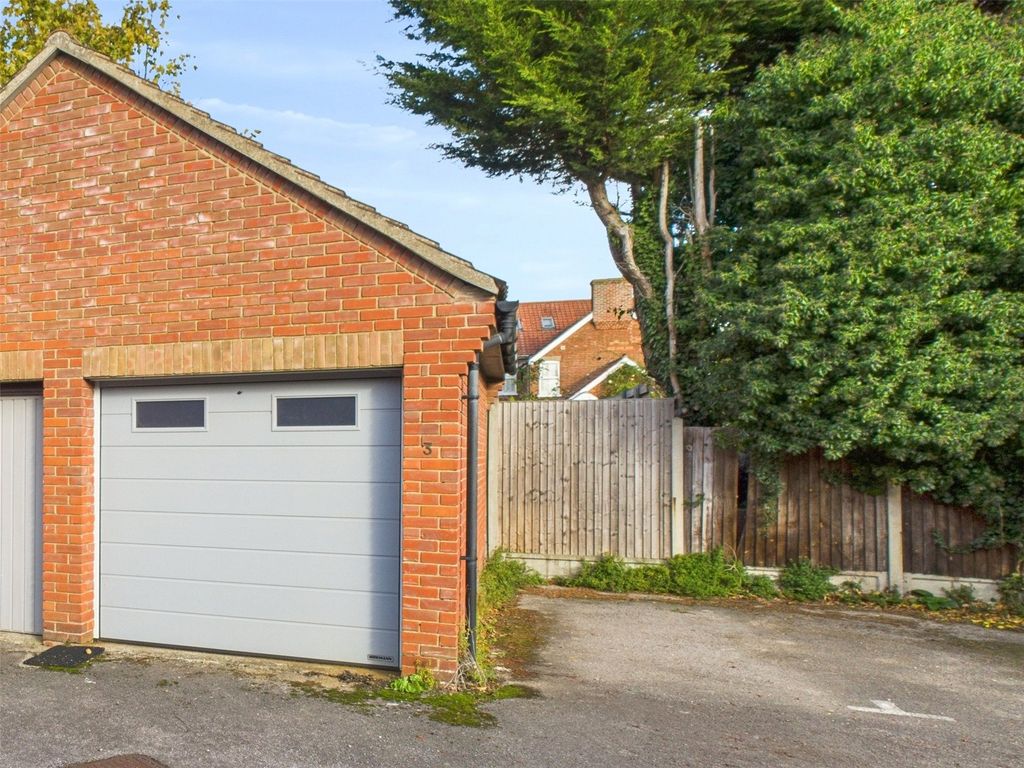 Property photo 2 of 18 2 - Picture No. 40