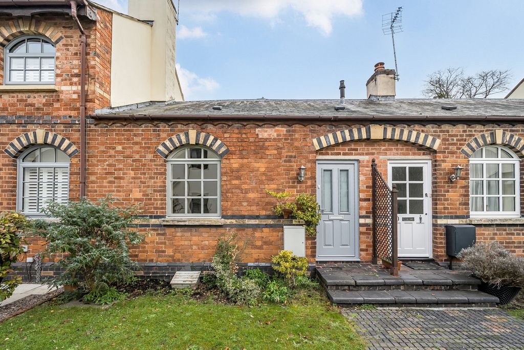 Property photo 2 of 23