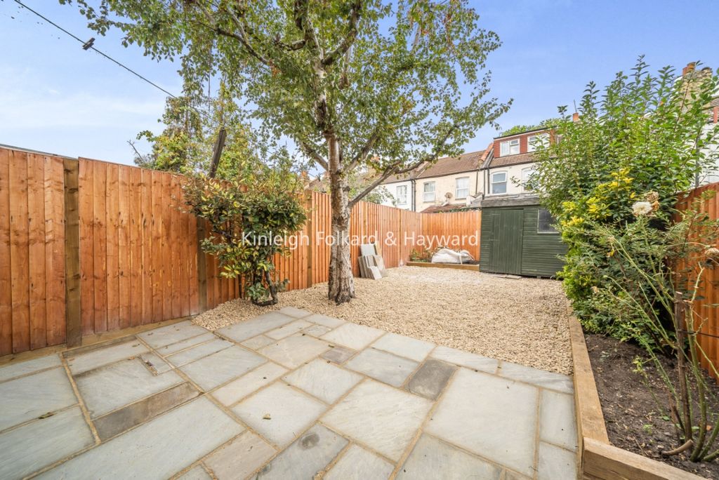 Property photo 3 of 8 11Aef9Df-5B90-4Dfd-8