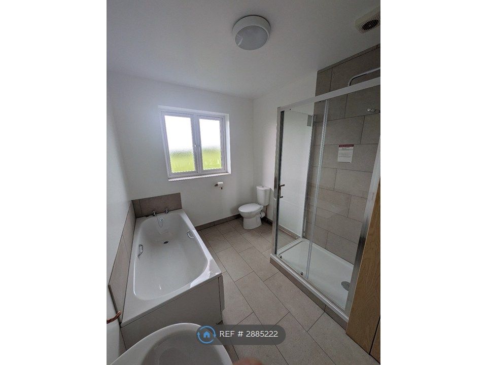 Property photo 2 of 12 Bathroom