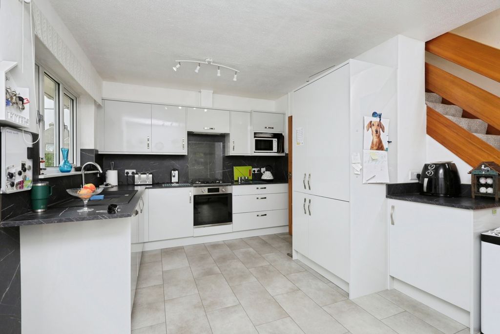 Property photo 3 of 17 Photo