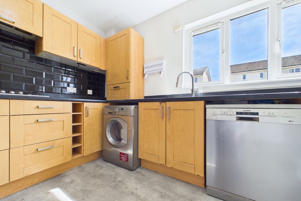Additional image 8 of 3 bed semi-detached house to rentWhitehaugh Road G53