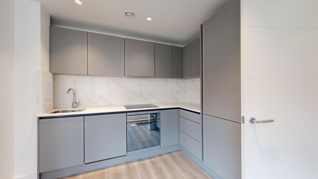 Property photo 2 of 17 Kitchen