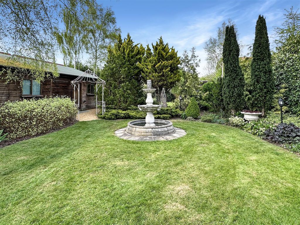 Property photo 2 of 29 37Db63Ebb22Bd6Edc40E072d5170513A096E846d.Jpg