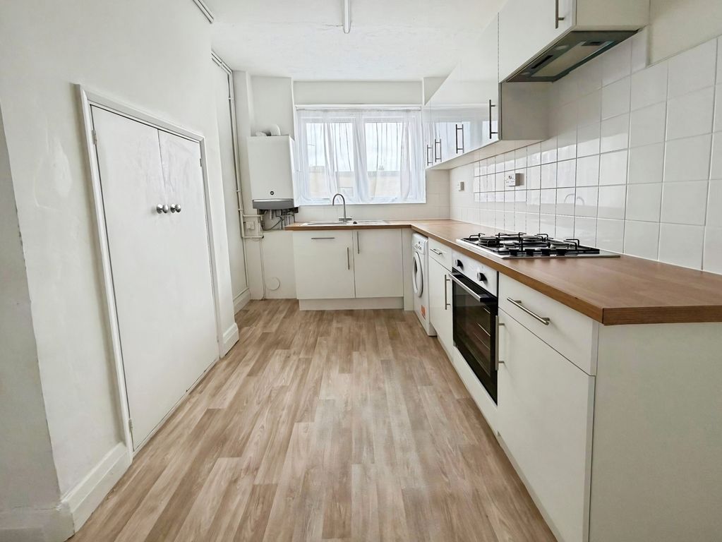 Property photo 2 of 7 73778106-Photo-20...