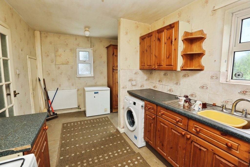 Property photo 3 of 17 Photo