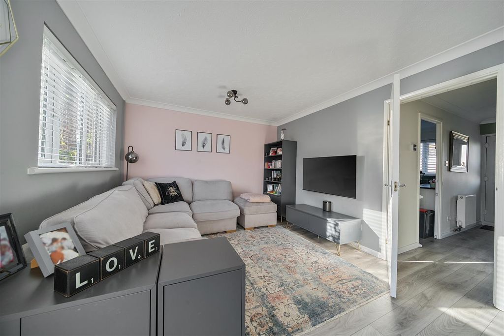 Property photo 2 of 18 1373716-1-690349A098Fe8.Jpg