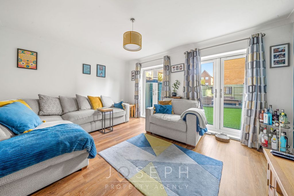 Property photo 2 of 14