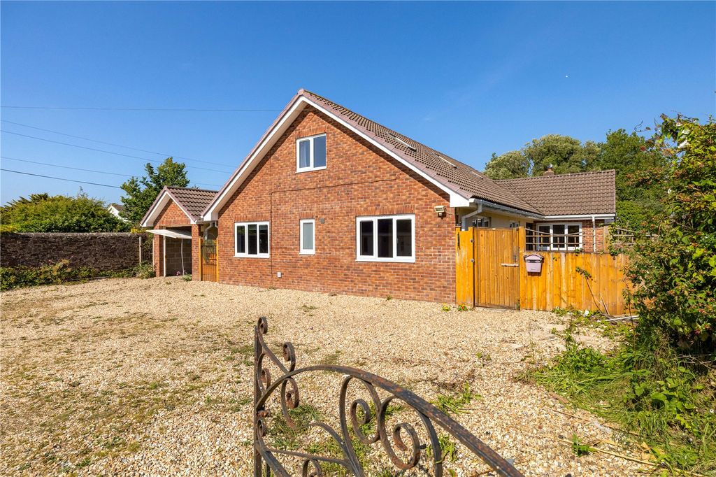 Property photo 2 of 28 Picture No. 25